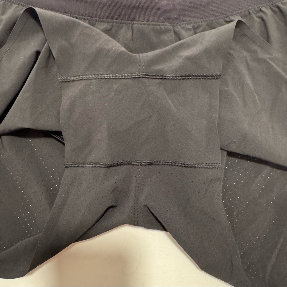Men’s Black Lululemon Fast and Free running shorts size Large lined 3” - Picture 3 of 5